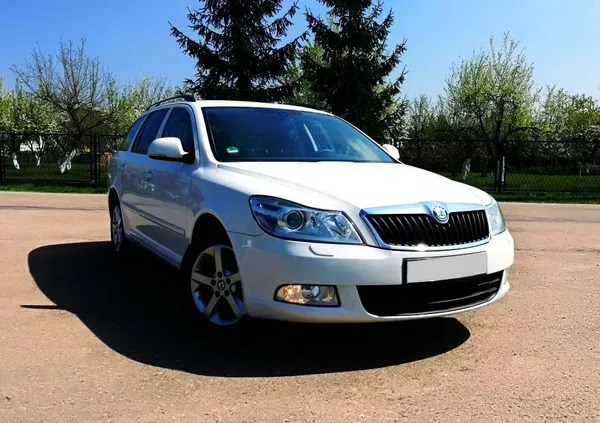 skoda Skoda Octavia cena 26900 przebieg: 260000, rok produkcji 2011 z Oświęcim